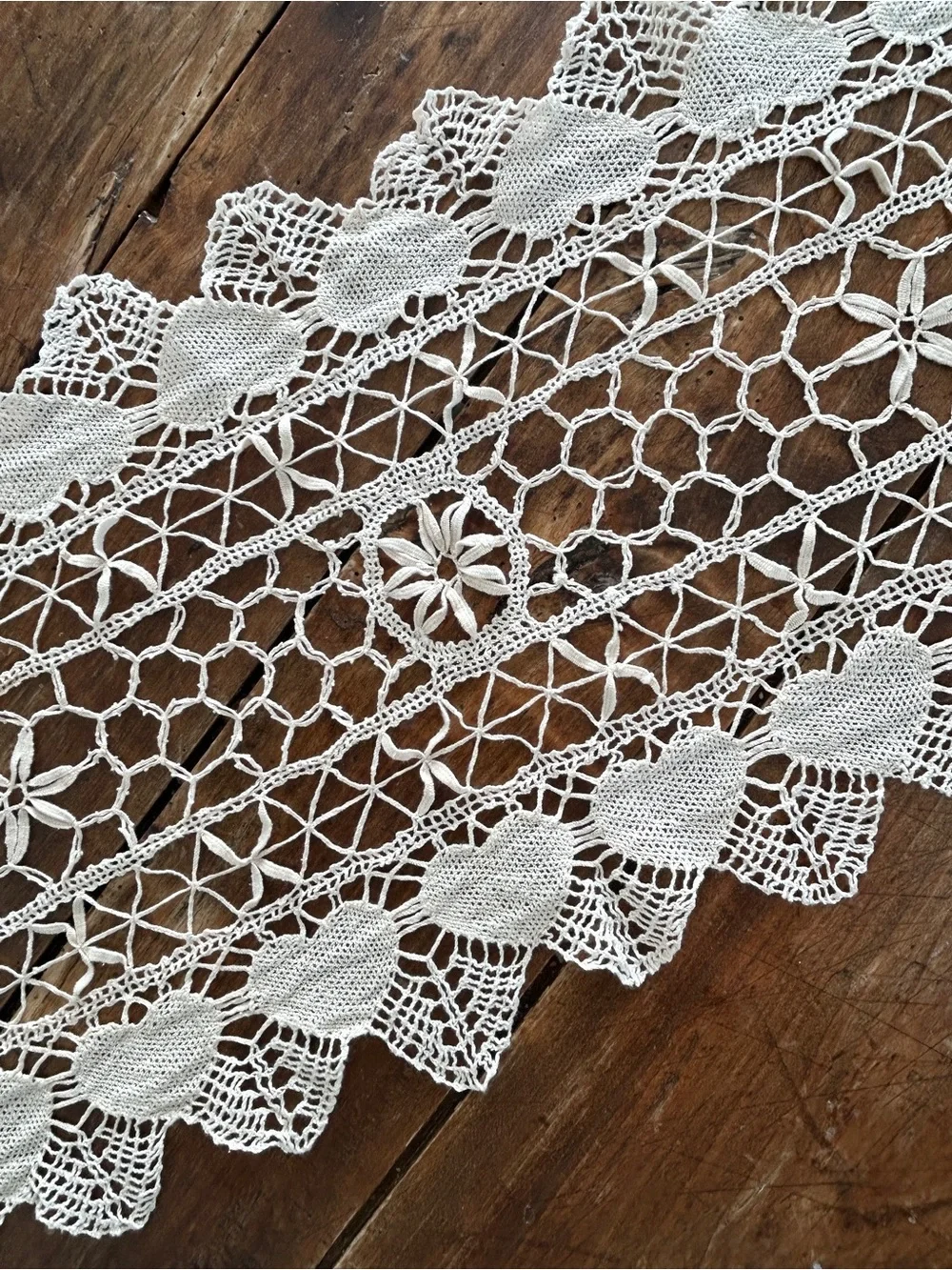 Beautiful Vintage Heart Print Handmade Crochet Doily Table Runner Ivory White